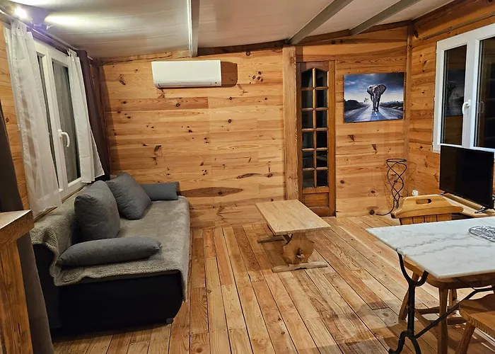 Chalet Banane Devant Piscine, A 6Km Du Festival De Piano De La Roque D\'Antheron